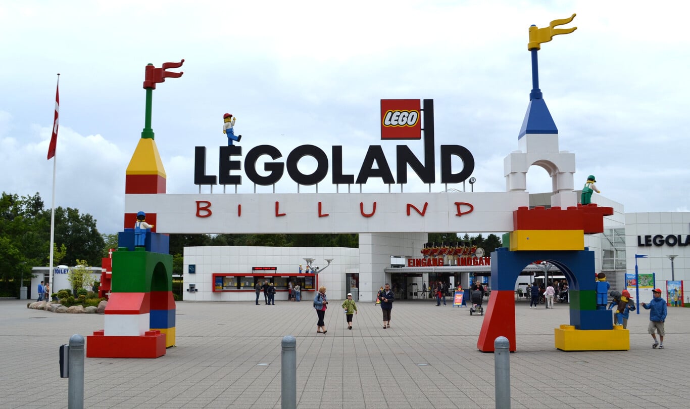 La tienda LEGO más grande del mundo celebra su primer aniversario con nuevos modelos y regalos