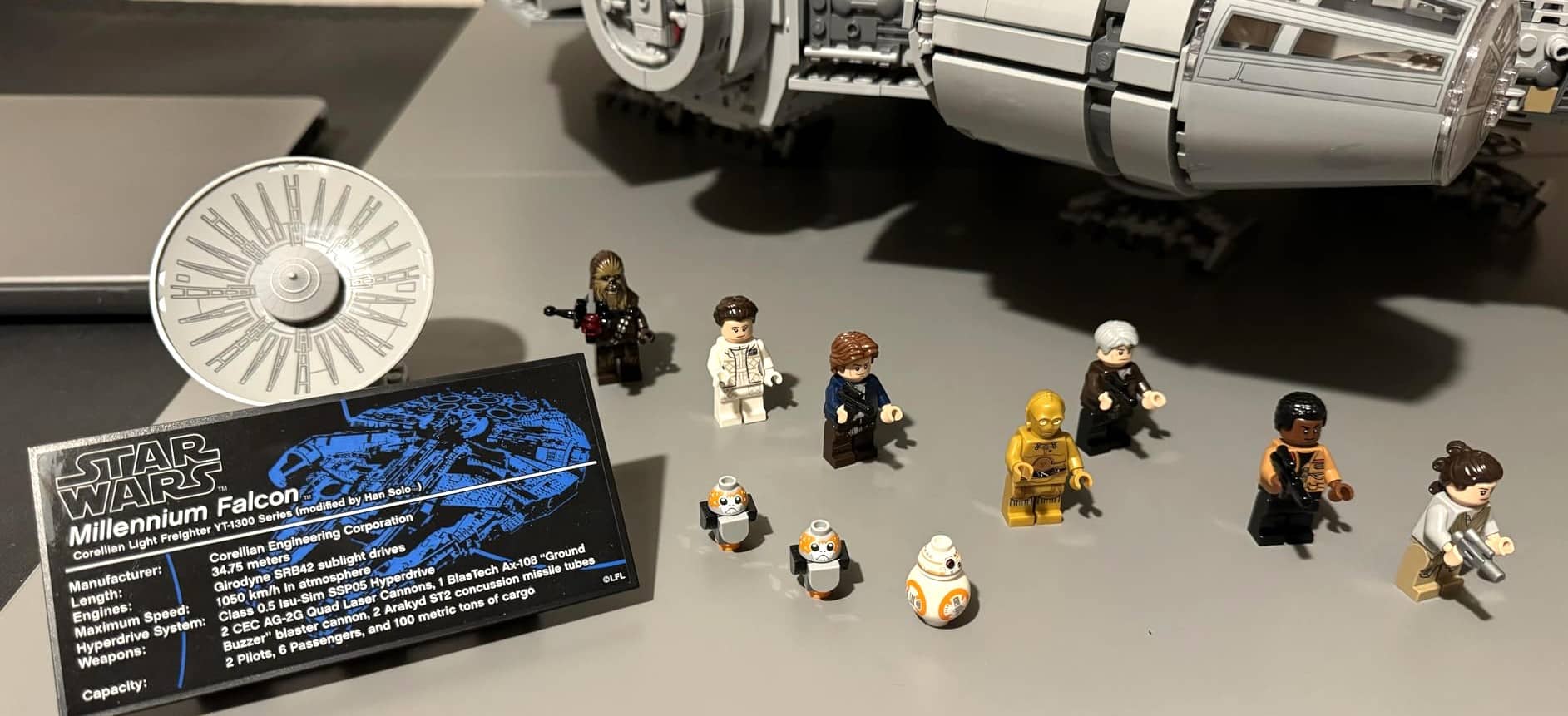 Reseña Definitiva del LEGO UCS Millennium Falcon 75192: El Set Más Icónico de la Galaxia